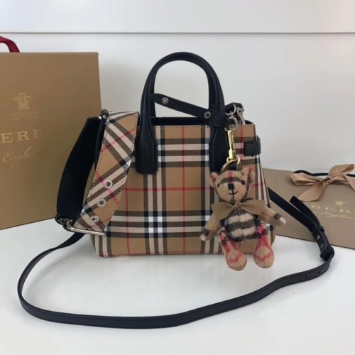 BURBERRY Baby Banner kockás keresztpántos táska 10443 fekete