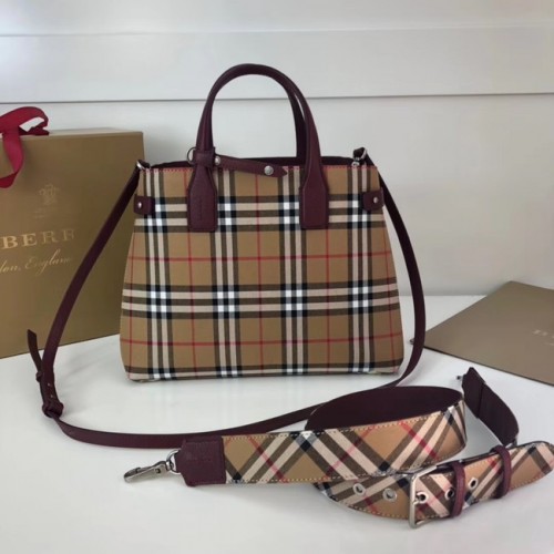 BURBERRY Közepes Banner táska 3835 Bordó