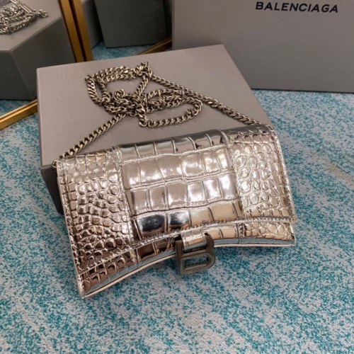 Balenciaga HOURGLASS pénztárca lánccal, krokodil mintás, dombornyomott 656050 ezüst