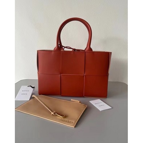 Bottega Veneta ARCO TOTE Kisméretű intrecciato szemcsés bőr táska 652867 MAPLE