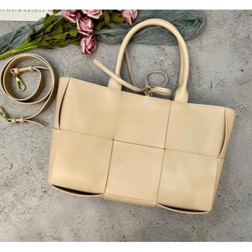 Bottega Veneta ARCO TOTE Kis intrecciato szemcsés bőr táska 652867 sárgabarack