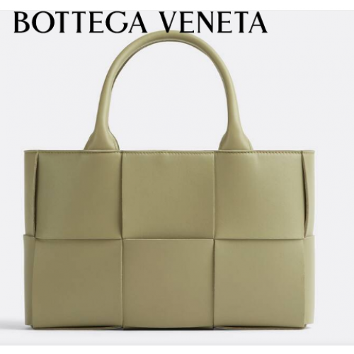 Bottega Veneta ARCO TOTE Kisméretű intrecciato szemcsés bőr táska 709337 Travertine