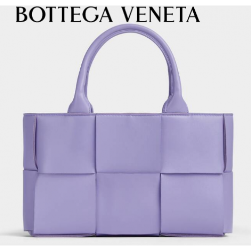 Bottega Veneta ARCO TOTE Kisméretű intrecciato szemcsés bőr táska 709337 Wisteria
