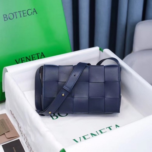 Bottega Veneta KAZETTÁS TÁSKA 578004 Királykék