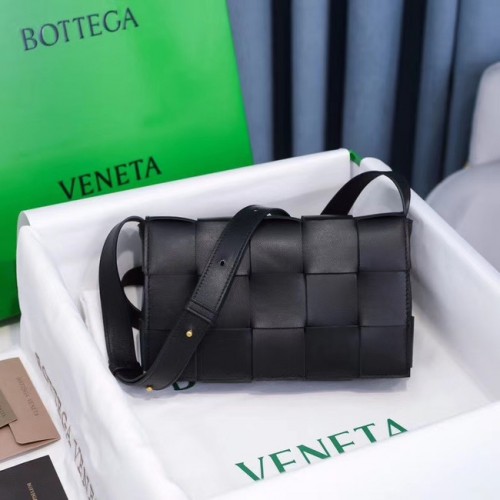 Bottega Veneta KAZETTÁS TÁSKA A578004 fekete