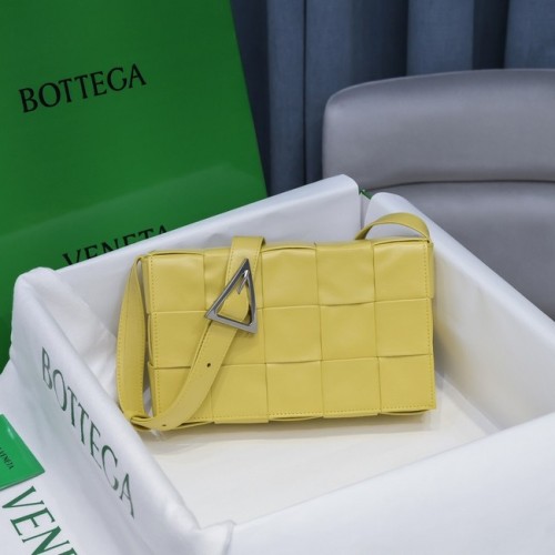 Bottega Veneta KAZETTÁK 018101 sárga