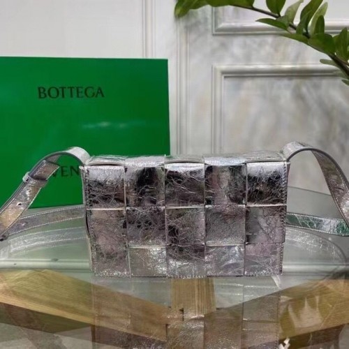 Bottega Veneta KAZETTA Eredeti Bőr 666870 Ezüst