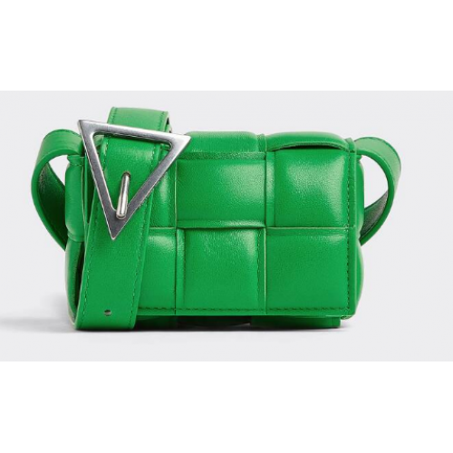 Bottega Veneta cukorkás párnázott kazetta 716648 papagáj