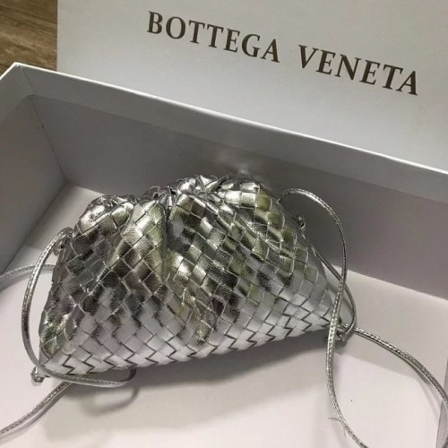 Bottega Veneta MINI TÁSKA 585852 SILouis VuittonER