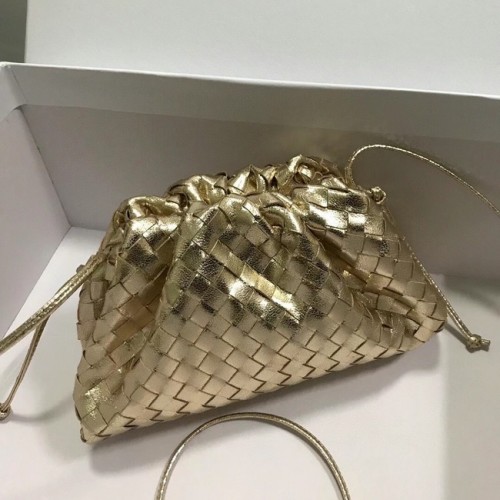 Bottega Veneta MINI TASAK 585852 arany