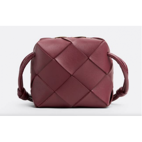 Bottega Veneta Mini kazettás kameratáska 701915 Barolo
