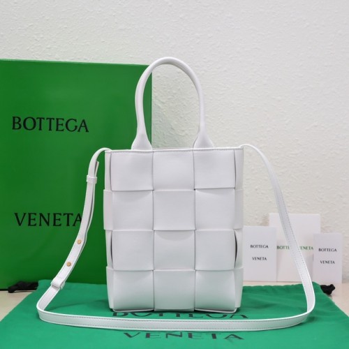 Bottega Veneta Mini Kazettás Táska 709341 fehér
