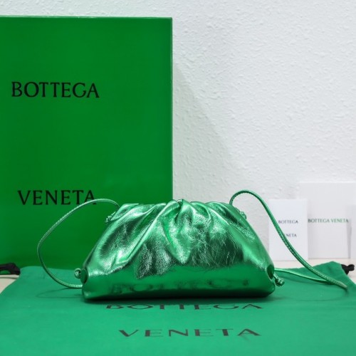 Bottega Veneta Mini intrecciato bőr kuplung szíjjal 585852 papagáj