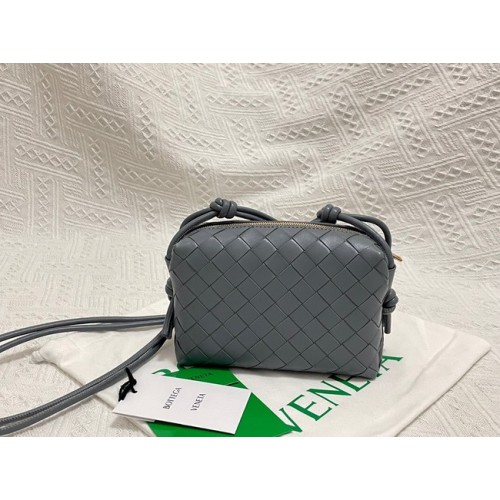 Bottega Veneta Mini intrecciato bőr kereszttáska 680254 szürke
