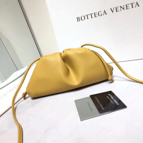 Bottega Veneta Nappa báránybőr puha válltáska 98057 sárga
