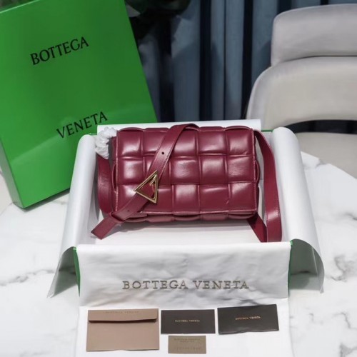 Bottega Veneta PÉNZELT KAZETTATÁSKA 591970 Bordó