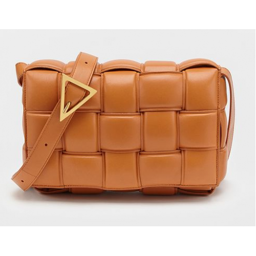 Bottega Veneta PÉNZELT KAZETTATÁSKA 591970 CLAY