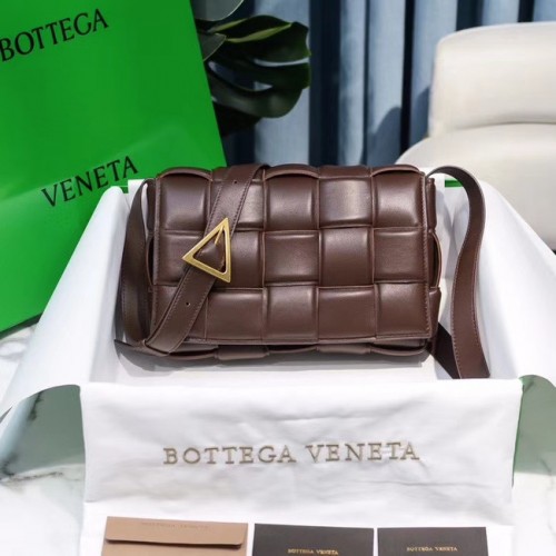 Bottega Veneta PÉNZELT KAZETTATÁSKA 591970 FONDANT