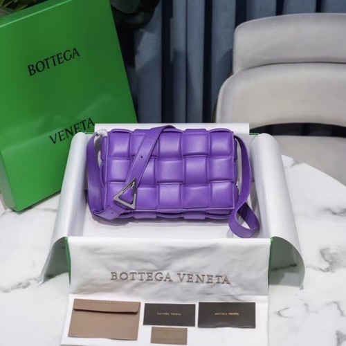Bottega Veneta PÉNZELT KAZETTATÁSKA 591970 Lila