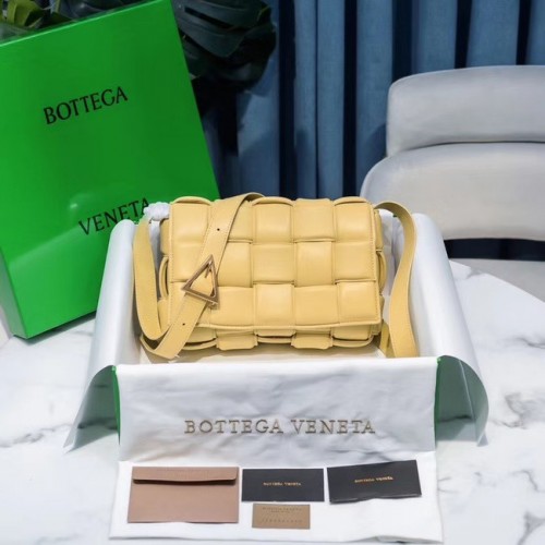 Bottega Veneta PÉNZELT KAZETTATÁSKA 591970 SÁRGA