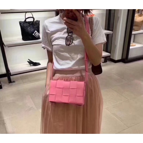 Bottega Veneta báránybőr szövésű eredeti bőr 578004 rózsaszín