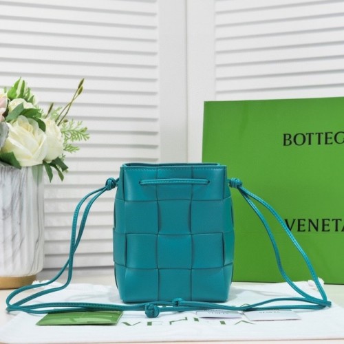Bottega Veneta Kis Kazettás Vödör Táska 680218 Égkék