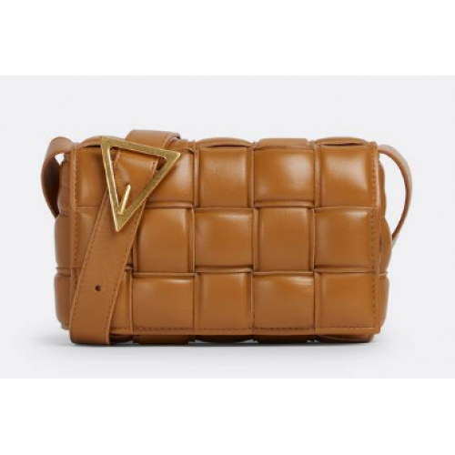 Bottega Veneta Kis Bélelt Kazetta 717506 Camel