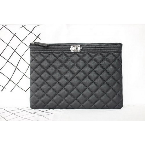 Fiú Chanel Chevron Fekete Borjúbőr Kuplung A69253