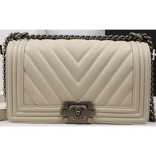 Fiú Chanel Flap Bag Borjúbőr Chevron Steppelő A67025 Törtfehér