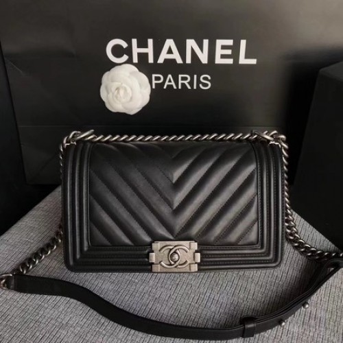 Fiú Chanel Flip Táska Eredeti Chevron Bőr A67086V Fekete