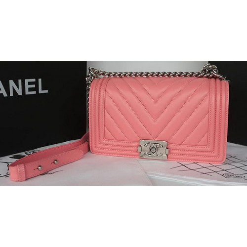 Fiú Chanel Flip Táska Eredeti Chevron Báránybőr A67025 Rózsaszín