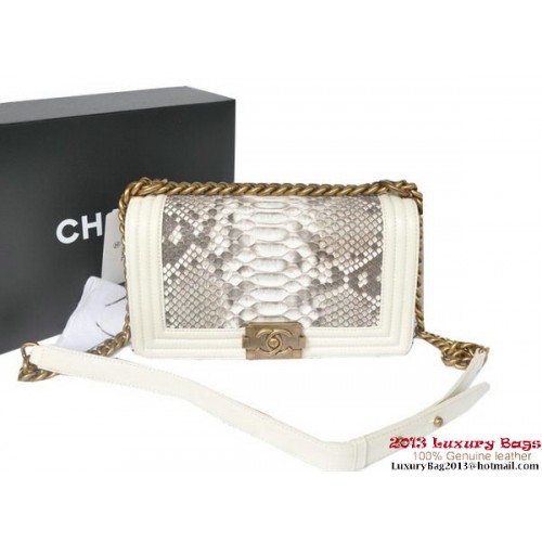Fiú Chanel Flip Válltáska Python Bőr A66095 Törtfehér