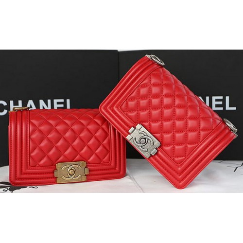 Fiú Chanel mini fedeles táska eredeti báránybőrből A67085 piros