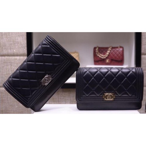 Fiú Chanel mini fedeles táska báránybőrből A33815 fekete