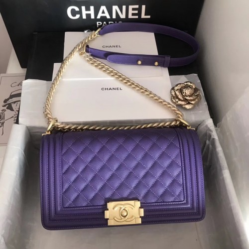 Fiú Chanel kézitáska A67086 lila