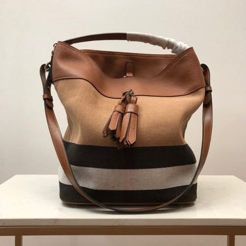 BurBerry bőr válltáska 3982 barna