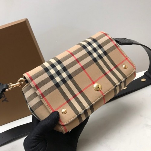 BurBerry válltáska 80267 fekete