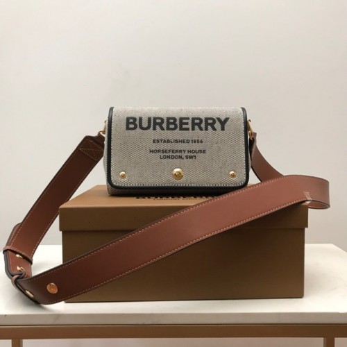 BurBerry válltáska 80266 fekete-barna