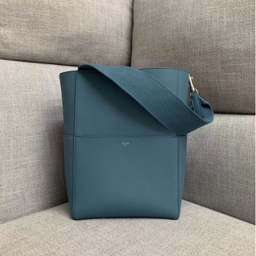 CELINE SANGLE VÖDÖRTÁSKA PUHA SZEMCSÉS BORJÚBŐRBŐR 189593 KÉK