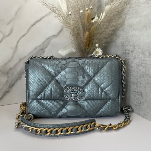 CHANEL 19 Flap Bag Eredeti Kígyóbőr Flap Bag AS1160 ezüst