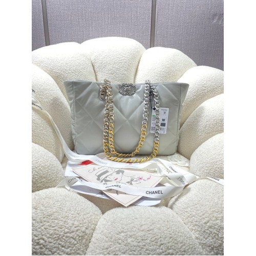 CHANEL 19 BEVÁSÁRLÓS TÁSKA 3660 világos szürke