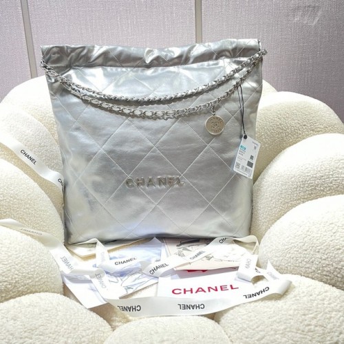 CHANEL 22 KÉZITÁSKA AS3262 ezüst
