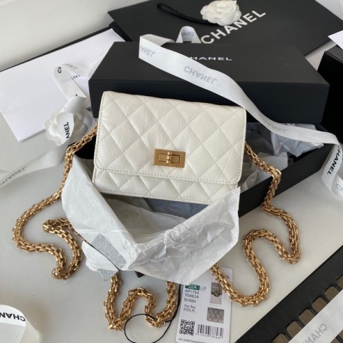 CHANEL CLASSIC LÁNCOS PÉNZTÁRCA AP1764 Borjúbőr Aranytónusú Fém AP1764 Fehér