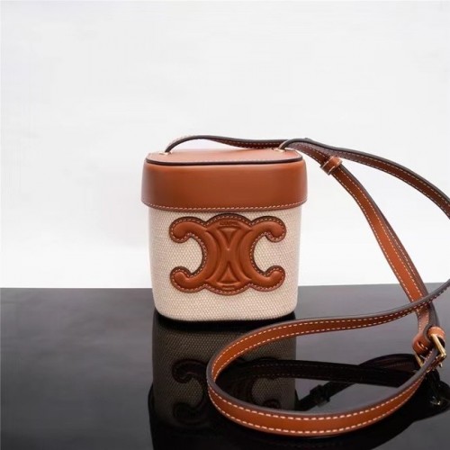 Celine MINI TINI KLASSZIKUS TINI TÁSKA TRIOMPHEVÁSZON ÉS BORJÚBŐRBŐL 199263 barna