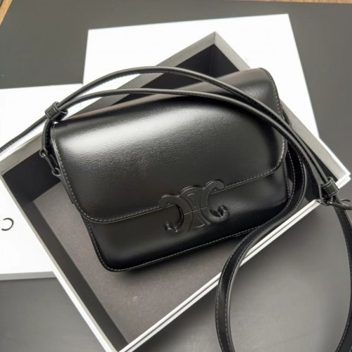 Celine TINI KLASSZIKUS BORJÚBŐR TÁSKA 188423 FEKETE