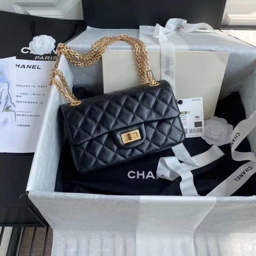 Chanel 2.55 borjúbőr kézitáska A37586 fekete