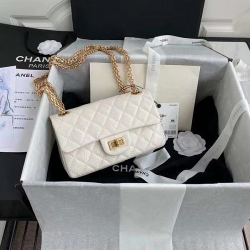 Chanel 2.55 borjúbőr kézitáska A37586 fehér