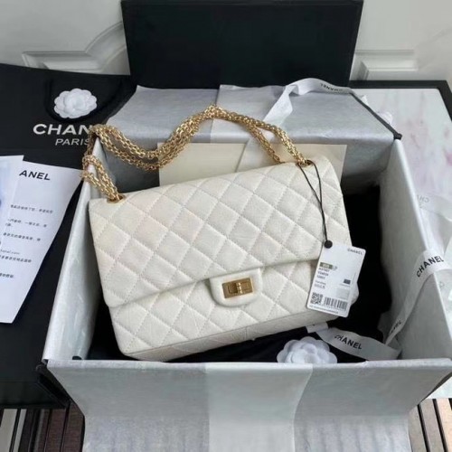 Chanel 2.55 borjúbőr kézitáska A37587 fehér