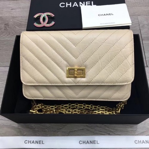 Chanel 2.55 láncos pénztárca A70328 krémfehér