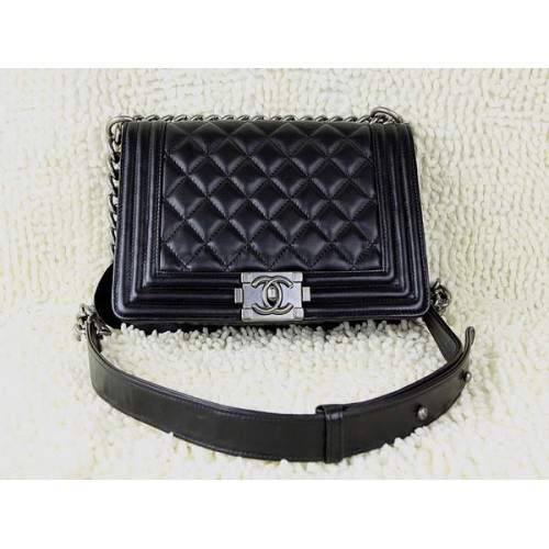 Divatos Chanel A67025 Le Boy Flap Válltáska Fekete Báránybőrből